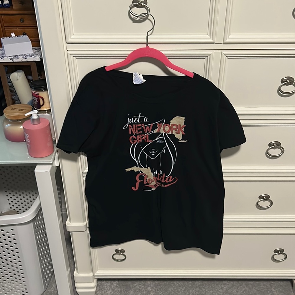 Black T-Shirt: Just a New York Girl in a Florida World! Size x-large